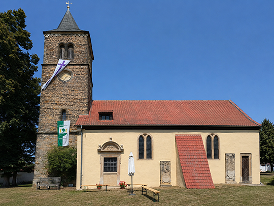 Au&szlig;enansicht St. Georgskirche in Beckendorf