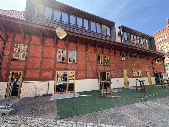 Saniertes zweigeschossige Fachwerkgebäude „Alte Post“ in Neinstedt in der Rückansicht