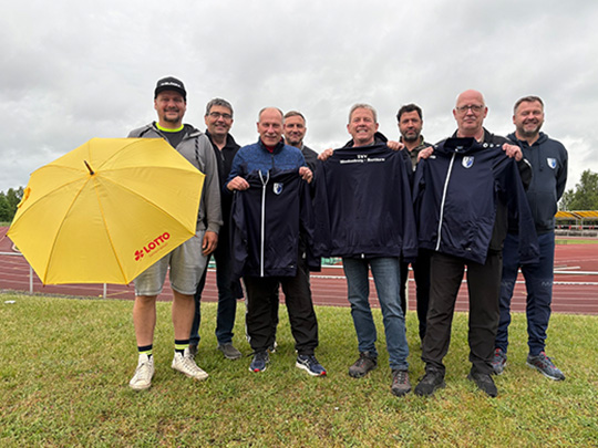 Mannschaft des TSV Hindenburg-Bertkow mit neuer Bekleidung 